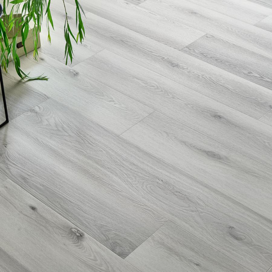 Dub Dayton - titanium nano layer, uv vrstva, synchrostructure - reálný povrch dřeva